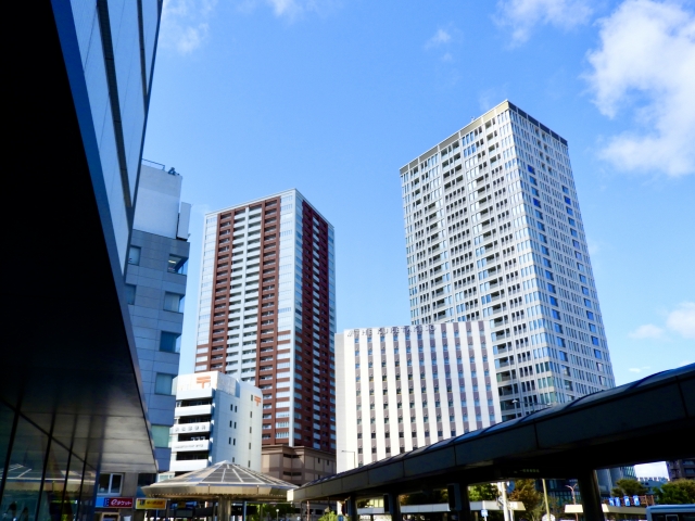 浜松駅前のタワーマンション群